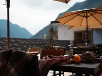 Weixi · Silent Mountain Stream Serenity Courtyard | Scenic View Vacation Villa Hotels in Weixi Lisu Autonomous County