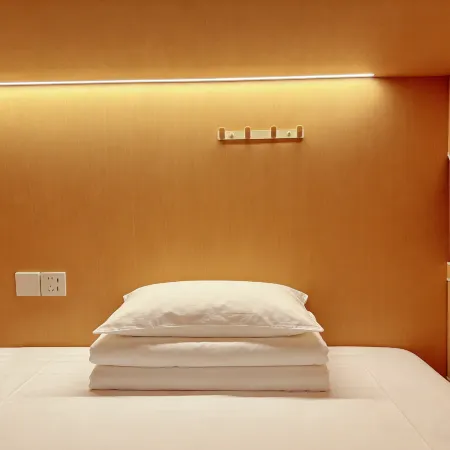 F18 Hub Hostel