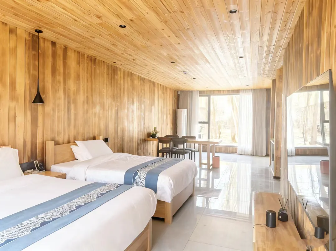 Fireworks Town | Daihuagu Sand Therapy Swimming Pool Resort - Turpan