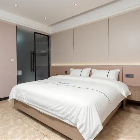 Luoping Zhangyue Express Hotel