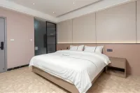 Luoping Zhangyue Express Hotel