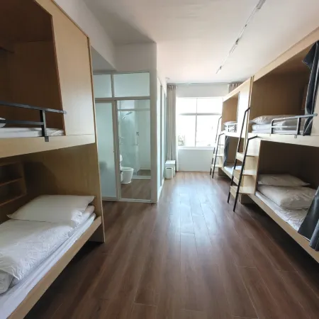 Oriental Erlihai Youth Hostel