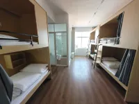 Oriental Erlihai Youth Hostel