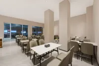 格丽酒店(大连西安路地铁站店)