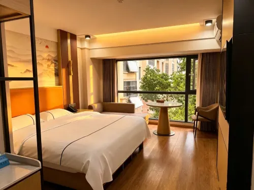Zhonggang Holiday Hotel - 2-Star
