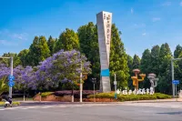 Shanhaijing Garden · SKANDURA Hotel (Dianchi Lake) - Bergblick
