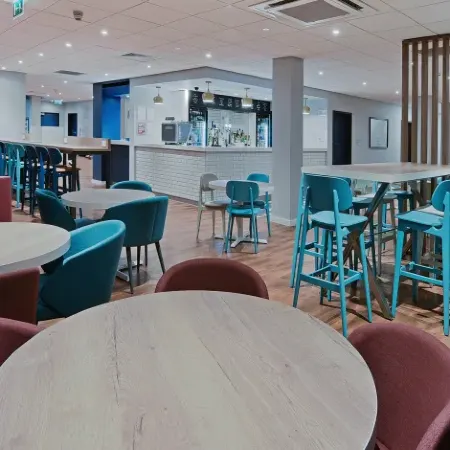 Travelodge London Balham Отели рядом с достопримечательностью «Железнодорожный вокзал Норбери»