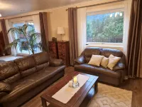 Mountain & Fjord View Apartment | Private Garden & Hot Tub - Wifi