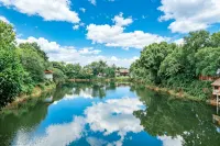 ZJ stay over the moon Wellness resort and cafe - 4-Sterne