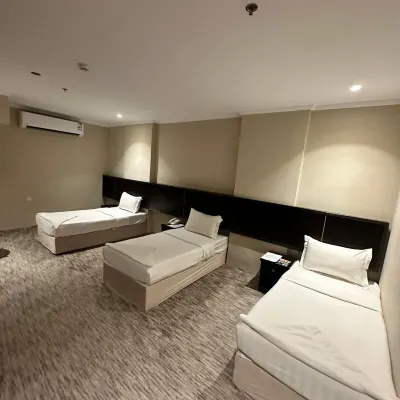 Kinan Al Aziziyah Hotel Hotels near Al Aziziyah