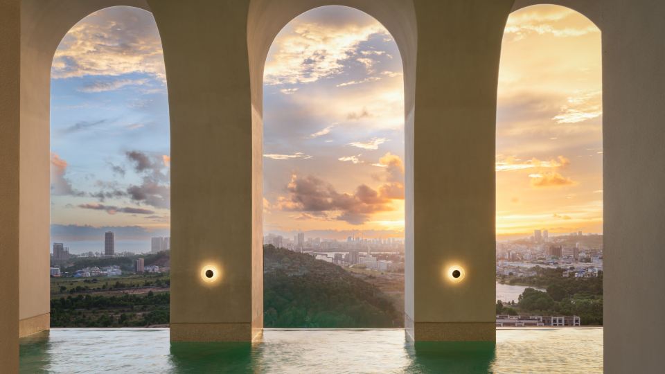 Arjuna Solitaire Hotel