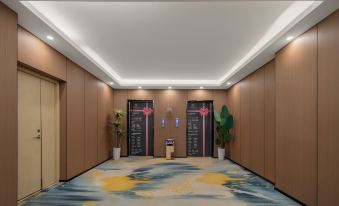 Zixin Garden Hotel (Ganzhou Station Vientiane City Branch)