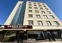 Nadin Hotel - 주차장