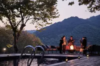 naked Stables Resort - Romantic