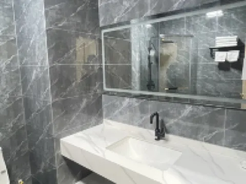 โรงแรมวานฮุ่ยหลง โรงแรมในผานจิน