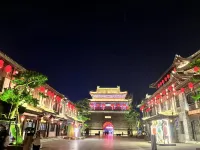Juxian Laoshe Tea House Hotel (Juguo Ancient City Shop) فنادق في مديرية جيُ