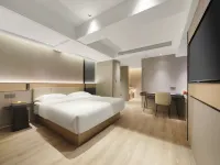 Lucy Hotel  (Chongzhou Government Central Plaza)