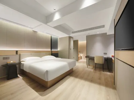 Lucy Hotel  (Chongzhou Government Central Plaza)