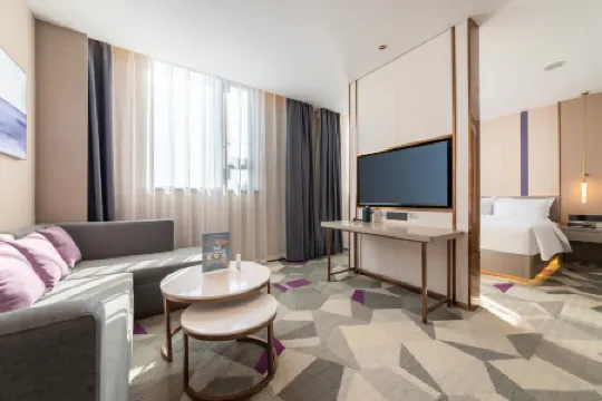 Lavande Hotel (Taixing Huangqiao Dadiyumengcheng Park Branch)