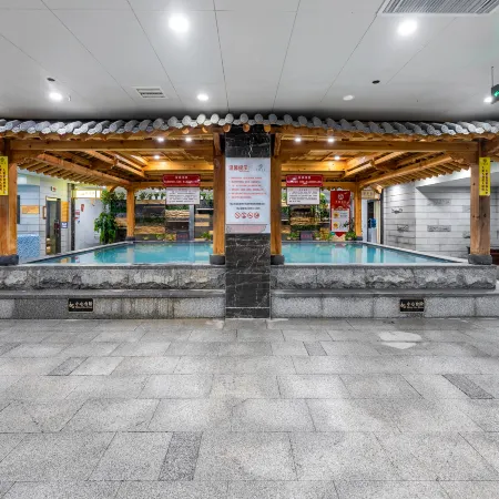 Ruiya Zhongyi Hotel