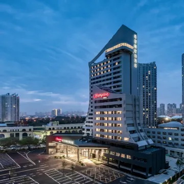 Hampton by Hilton Qinhuangdao Jinmeng Bay Hotels near Park of Shrine of Emperor's Quest