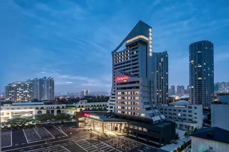Hampton by Hilton Qinhuangdao Jinmeng Bay Отели рядом с достопримечательностью «Qinhuang Botanical Garden»