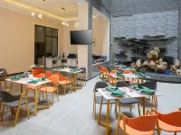 Qingcheng Mountain Wuyou Yuanzi Hot Spring Hotel (Qingcheng Mountain High speed Railway Station) فنادق في دوجيانغ يان