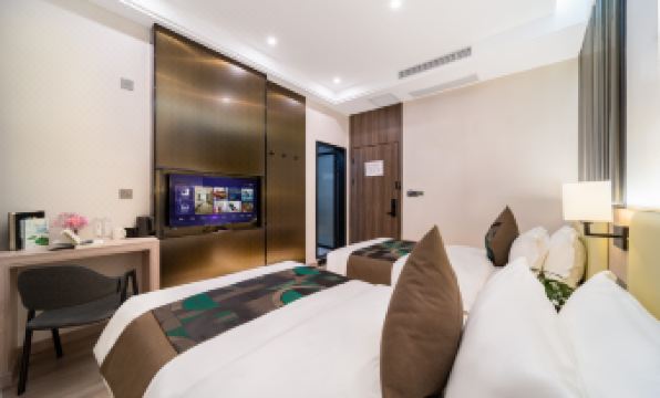 Yihan Hotel Zhijin County