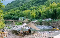 Yaojia｜Township see cloud bamboo Valley river hot spring guest house - อ่างจากุชชี่