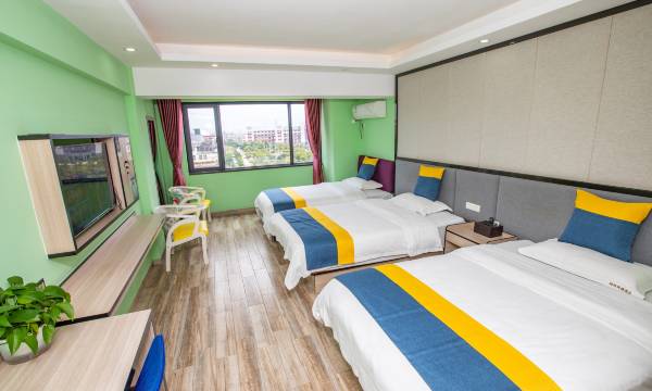 Guilin Theme Hotel (Yanshan Campus of Guangxi Normal University)