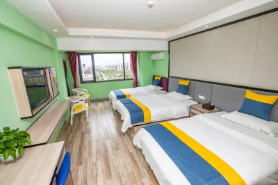 Guilin Theme Hotel (Yanshan Campus of Guangxi Normal University) Hotels near Guilin University of Technology (Northwest to Guilin Yanshan Transportation Bureau)