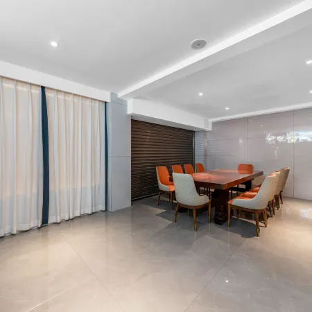 Fairyland Shangpin Hotel (Qujing Ruihe West Road)