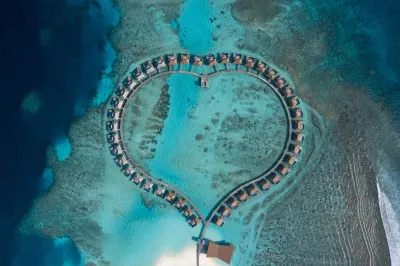 Radisson Blu Resort Maldives Các khách sạn ở Hukuruelhi Island