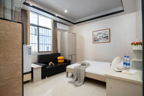 Nature House Art Apartment