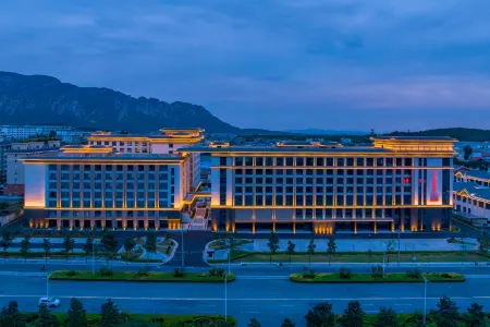 Dengfeng Zhongzhou Intermega Shaolin Hotel Отели в г. Денфен