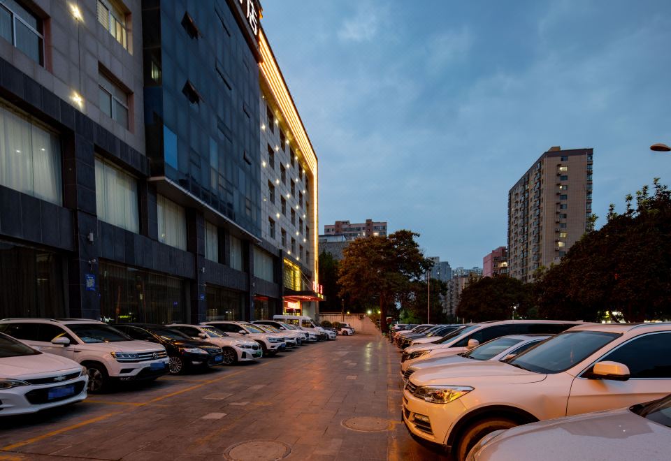 화 녠 호텔 객실