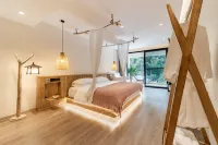 Southern Sichuan Bamboo Sea Yun Ying Gu · Private Hot Spring Homestay Hotels near Shunan Bamboo Sea · Yingfeng Bay Plaza
