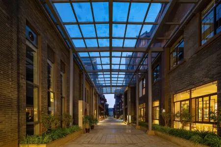 Ginkgo Qizhuang Hotel