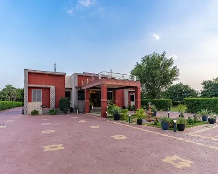 วีสต้า อาวตาร์ รีสอร์ต ปุชคาร์ โรงแรมในปุชการ์