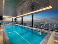 MAY DE VILLE Lakeside Hotel Hotels near Cau Go Street