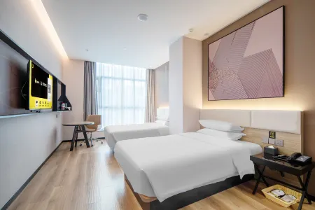 IU Hotel (Shijiazhuang Xinbai Plaza Wanli Temple pedestrian street)