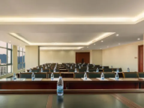 Unitour Hotel (Shaodong Jinlong Avenue Railway Station)