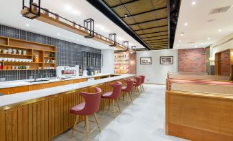 James Joyce Coffetel Hotel (Shijiazhuang Xingtang Longzhou Park)