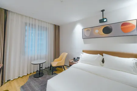 Chongqing Tianhui Hotel (Guanyinqiao Hongqihegou Subway Station)