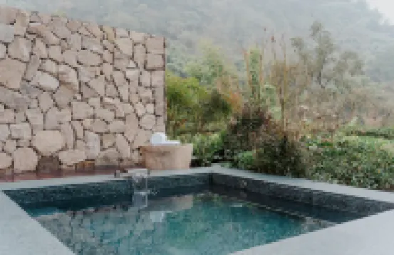 Trip.com Group Country Retreats (Mount Emei Yixi-Qingyin Joint Resort)