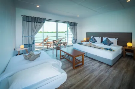 WB Shun Shun Water Bungalows