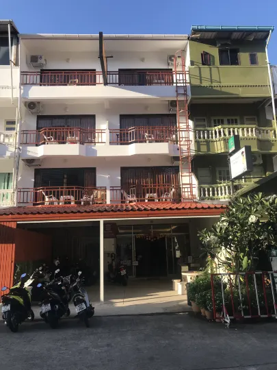 芭東貝奈特之家飯店