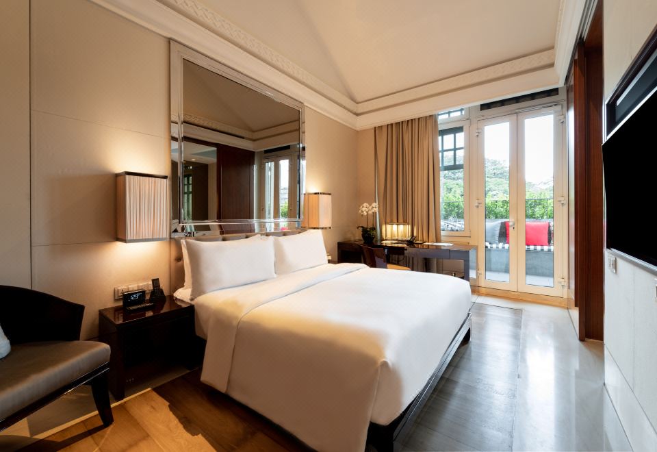 더 캐피톨 캠핀스키 호텔 싱가포르의 해수 수영장