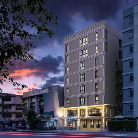 Travelier Hostel Отели рядом с достопримечательностью «Сиам»