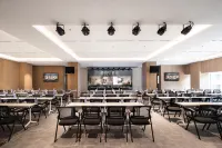 Holiday Hotel (Jinzhou Central Street Station) - Business